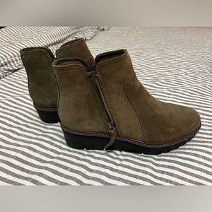 Clarks zip wedge, green